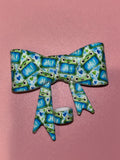 Hi! Green Frogs & Blue Hearts - Bow