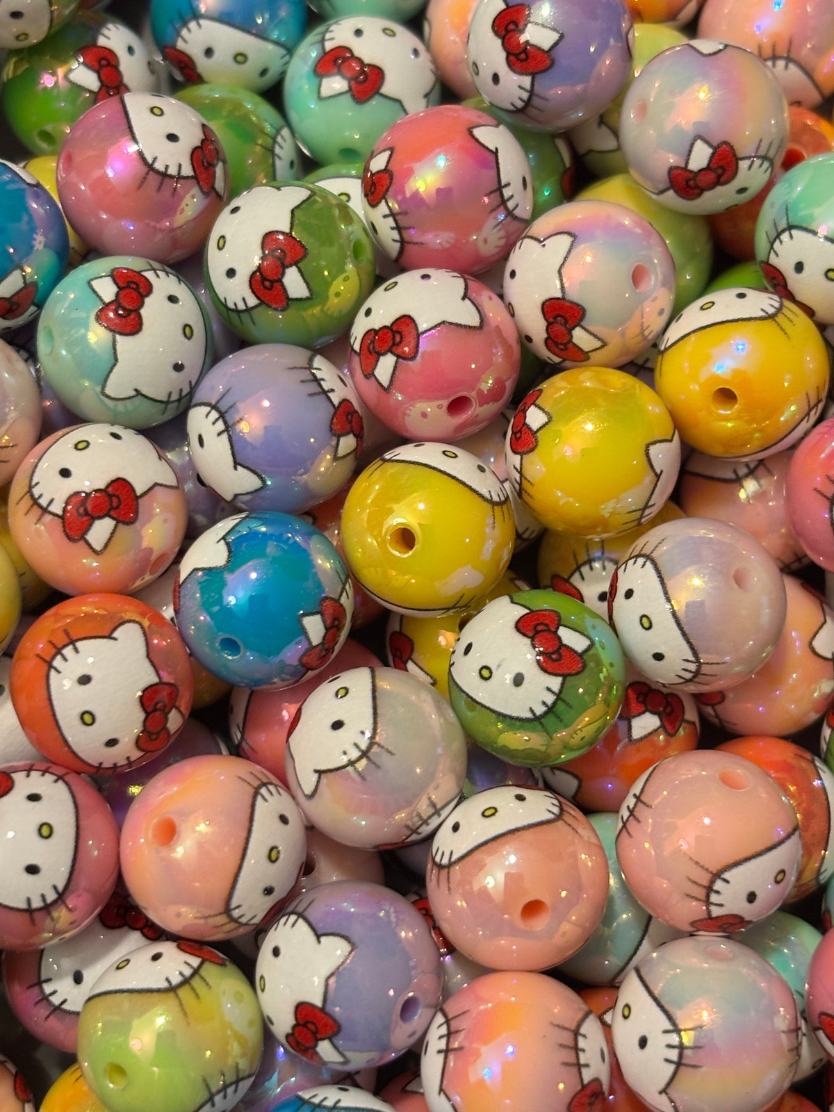 Hello Kitty Multicolor Shimmer - 16mm (10pcs)