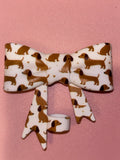 Brown Dachshunds & Tiny Hearts - Bow
