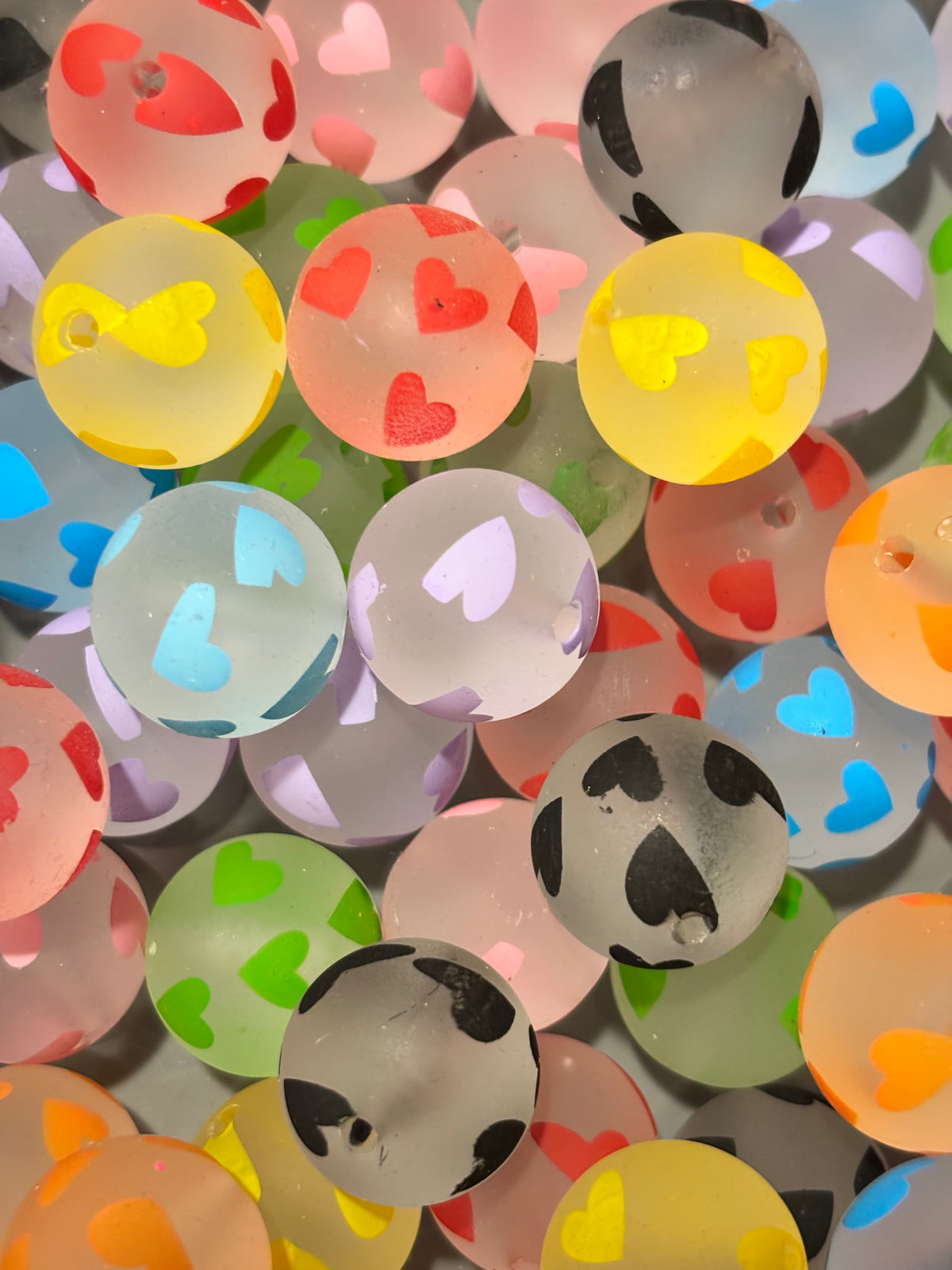 Multicolor Heart Print Frosted 20mm (5pcs)